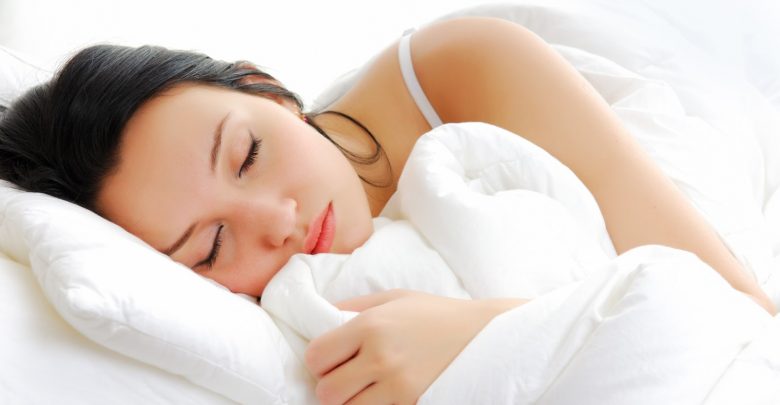 فوائد النوم المبكر للبشرة
