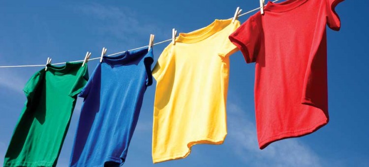 طريقة غسل الملابس القطنية الملونة