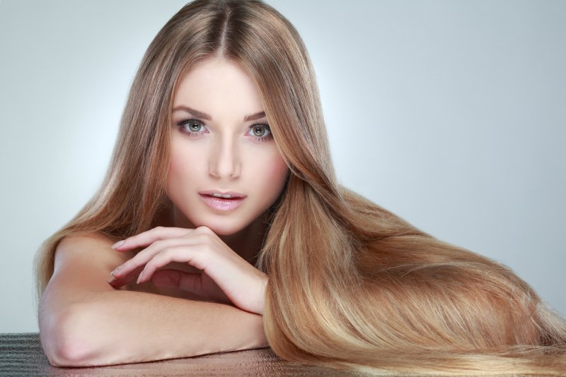 أفضل 6 خلطات لتنعيم الشعر في وقت قياسي تنعيم الشعر فرد الشعر وصفات طبيعية