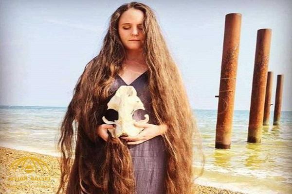بالصور .. فتاة لم تغسل شعرها ل20 عاما والنتيجة تبهر العالم