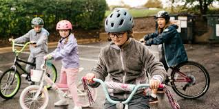 ركوب الدراجة من الأمور الممتعة للجميع الأشخاص بمختلف الأعمار،