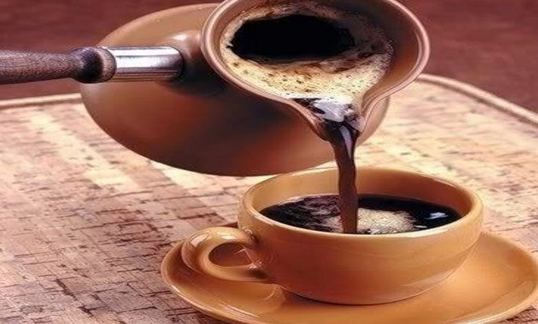 ما هي اضرار شرب القهوة على معدة فارغة