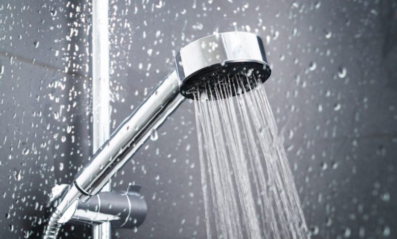 فوائد الاستحمام بالماء البارد أو الساخن