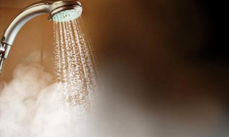 فوائد الاستحمام بالماء البارد أو الساخن